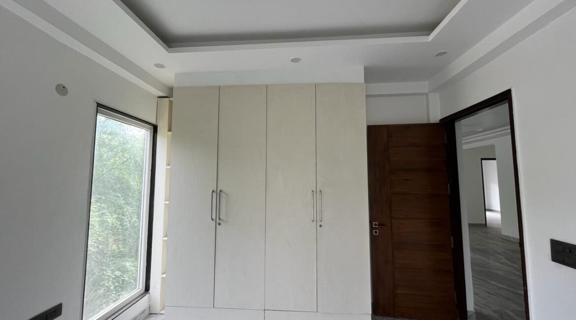 4BHK Builder Floor for Rent in Palam Vihar Block C @3240 sq.ft. / 360sq.yd.