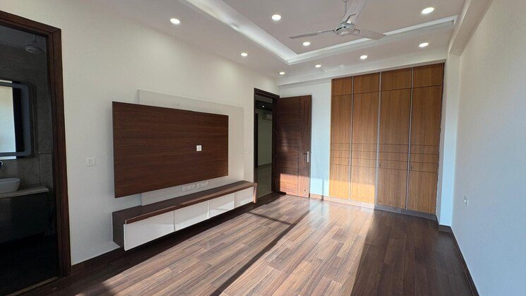 IN_638935307893576820-1509251059495949