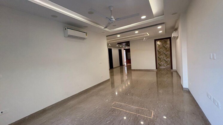 IN_638935307896497971-1509251059495949