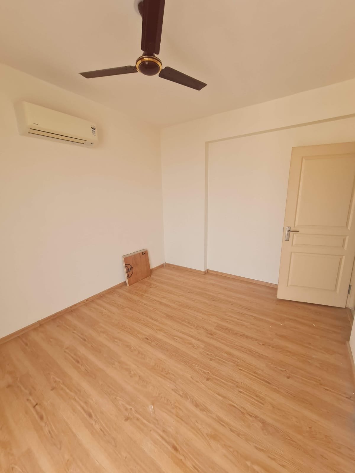 WhatsApp-Image-2025-09-18-at-17.12.00