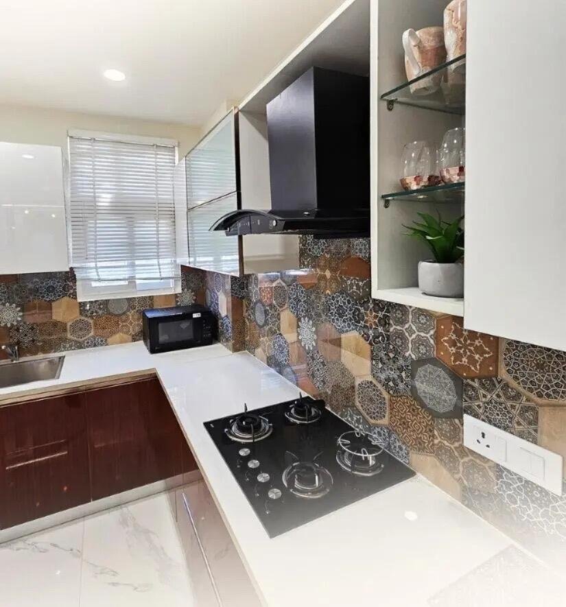 656687077O-1759661541130