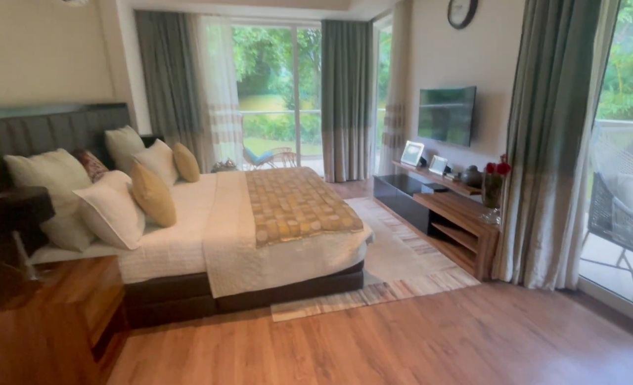 m04mklk_1692601292_440823516_optOrig